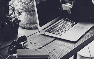 半岛体育登入-争冠厮杀：国安迎战恒大，双雄对话强者将决出