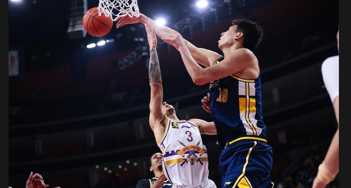 半岛体育网球-关键时刻挺身而出，球队实现绝杀的简单介绍