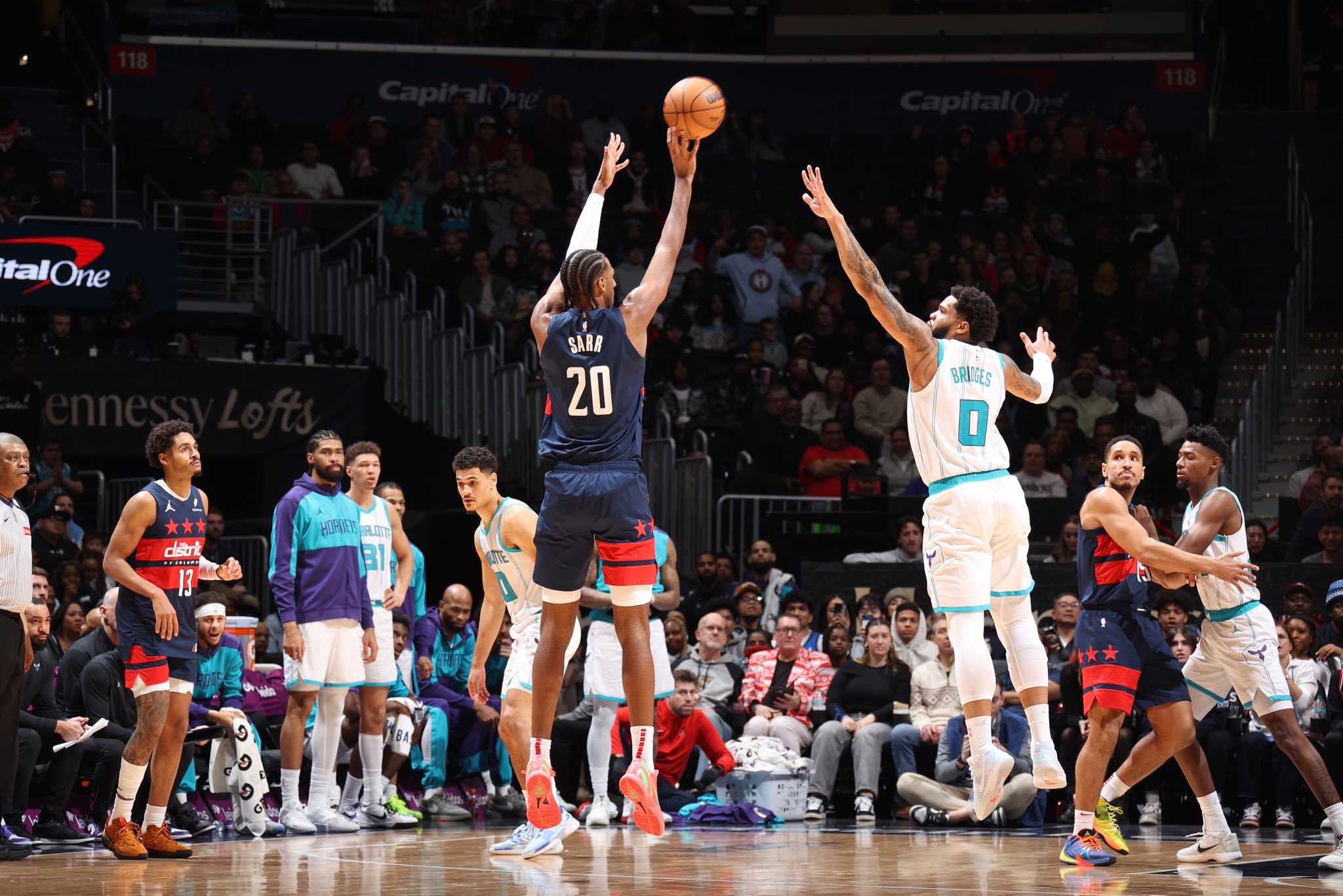 半岛体育官网入口-奇才队连续两场比赛加时赛胜利，实力尽显