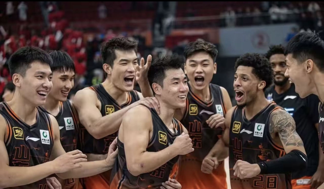 半岛体育官网-关于势均力敌：篮球赛场上球队实力对比激烈的信息